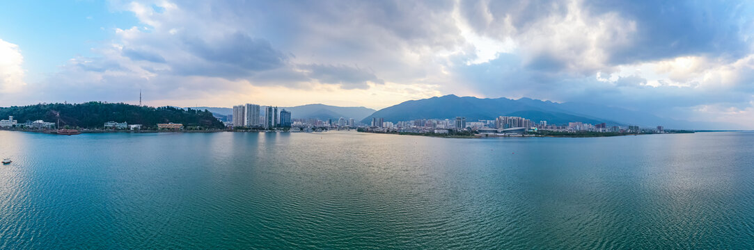 航拍云南大理洱海高原淡水湖泊