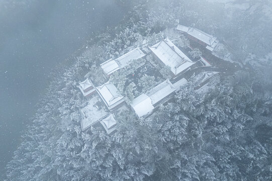 下雪后的南海寺