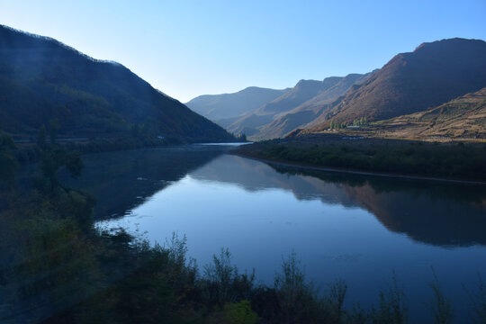 中朝边境图们江风景