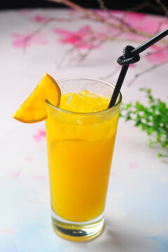 新鲜柳橙汁