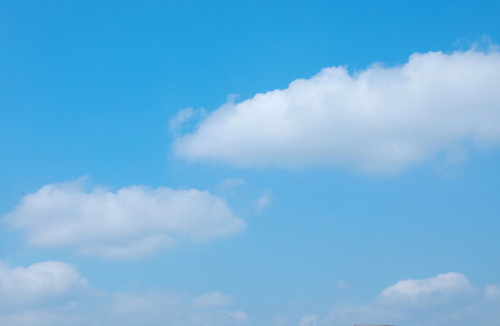 蓝天白云天空晴空阳光下的天空