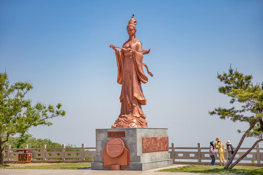 花果山吉祥玉女塑像