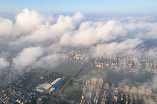 珠海井岸城市日出云海航拍