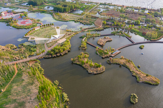 航拍云南昆明滇池斗南湿地公园