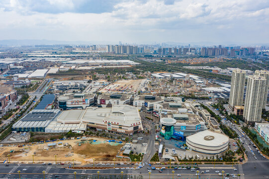 航拍云南昆明斗南花卉市场花市