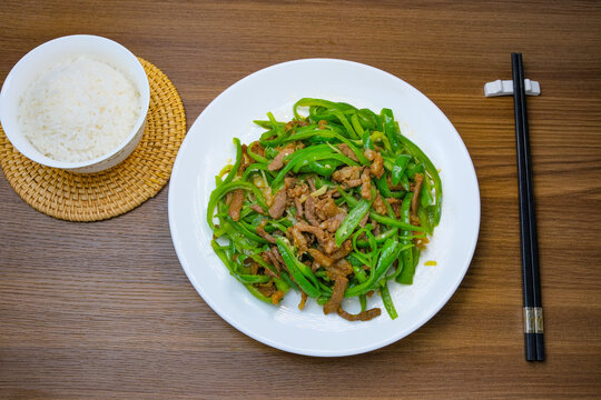 青椒肉丝饭