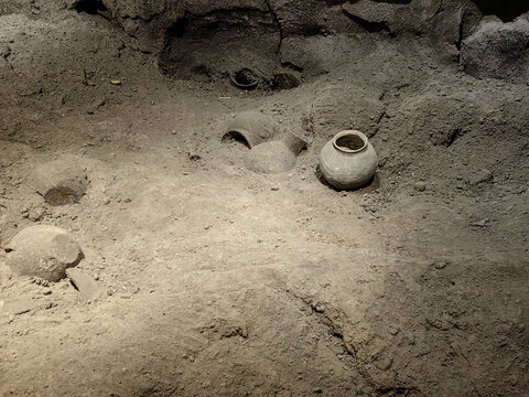 崧泽文化考古挖掘现场