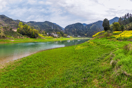 新安江绿水青山绿色生态风光