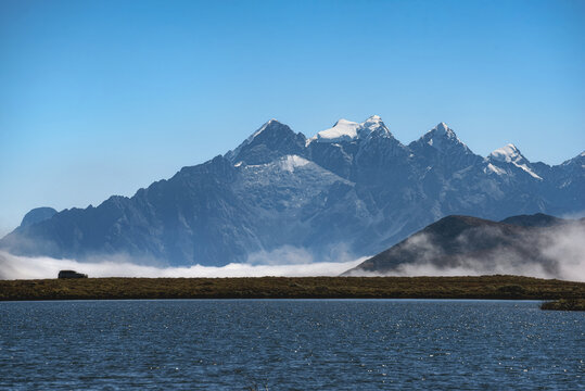 红海子笔架山