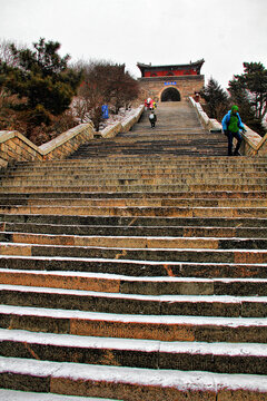 泰山西神门