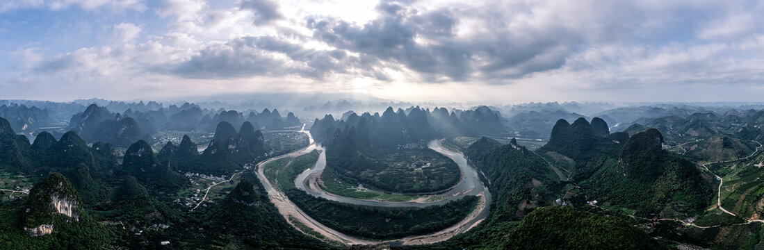 桂林阳朔大面山全景接片