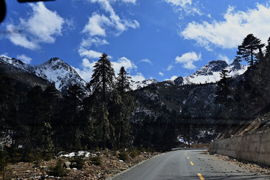 高原雪山