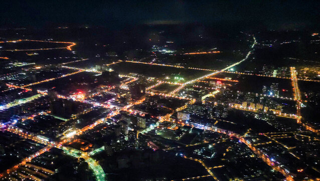 夜晚俯瞰城市经济发展