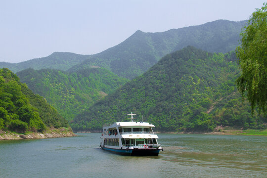 新安江山水画廊