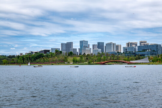 天府新区兴隆湖城市建筑蓝天