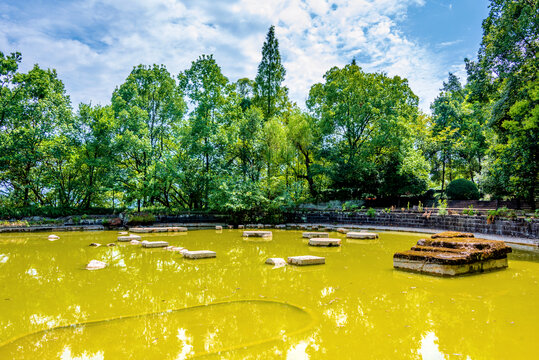 中国重庆合川钓鱼城护国寺天池