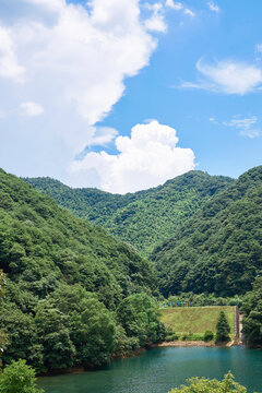 山峰天空