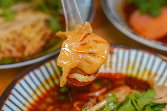 麻辣抄手红油馄饨美食