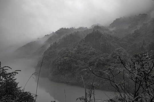 烟墨山水意境