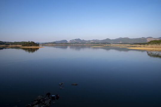 湖泊山水