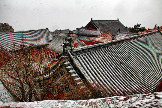 泰山俯瞰碧霞祠