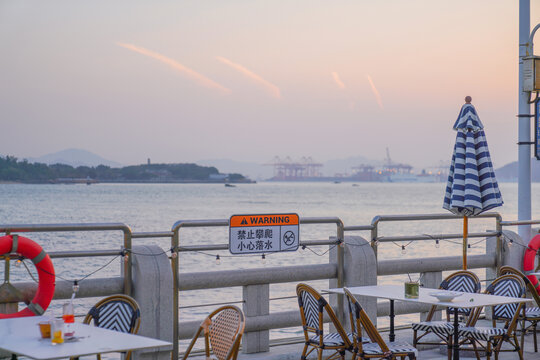 港口码头城市风光日落夕阳