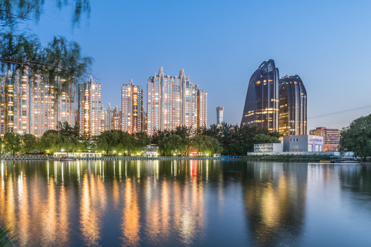 中国北京朝阳公园夜景