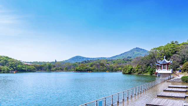 珍珠泉风景区镜山湖美景