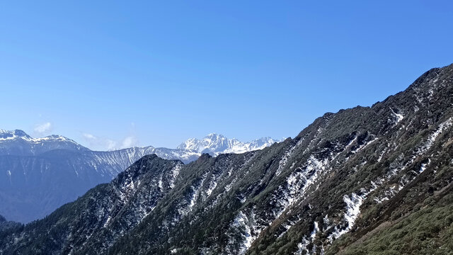 高原雪山