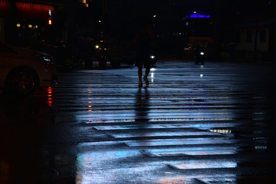 雨后街头