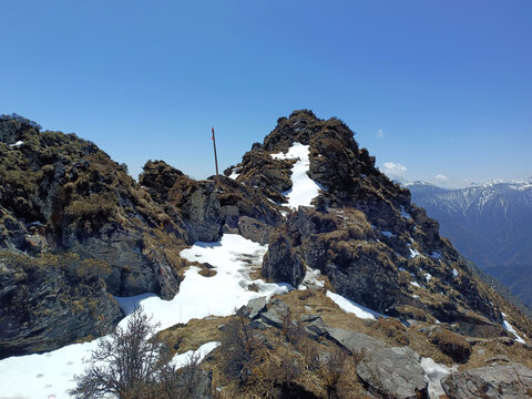 高山垭口雪景风光