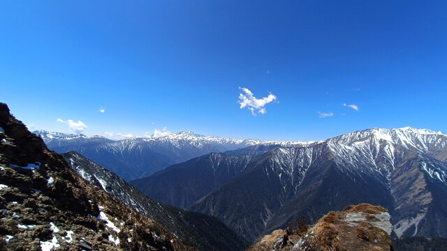 悬崖峭壁大山自然风光