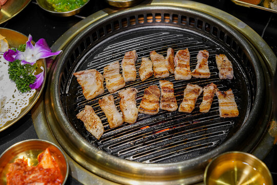 韩式烤肉美食烧烤五花肉