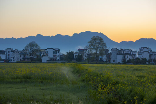 徽派古村古建筑马头墙晨曦