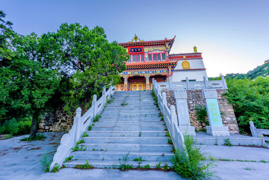 中国辽宁阜新海棠山普安寺