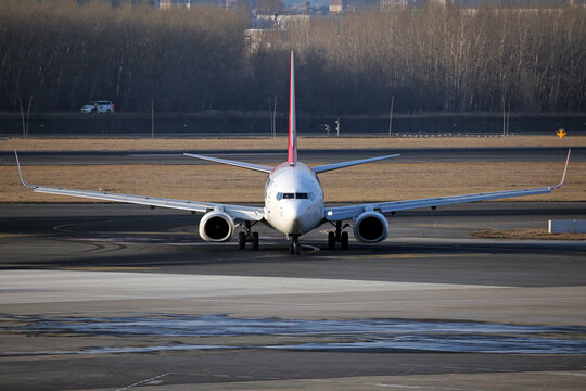 波音B737飞机正面视图