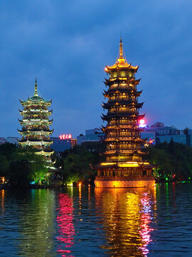桂林双子塔