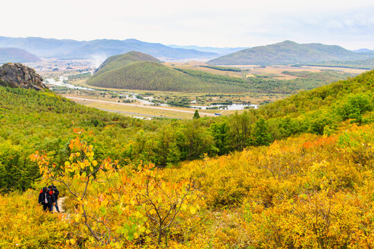 秋天山坡风光