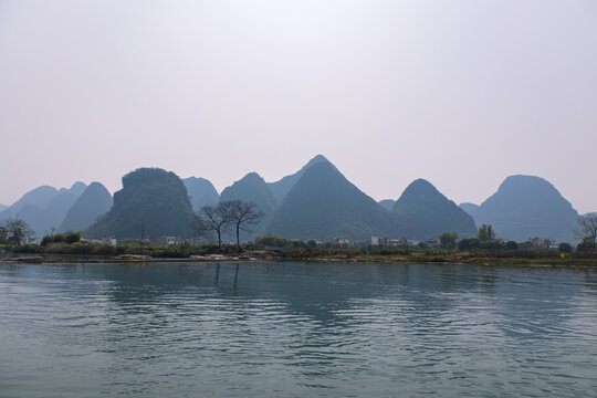 桂林山水遇龙河漂流