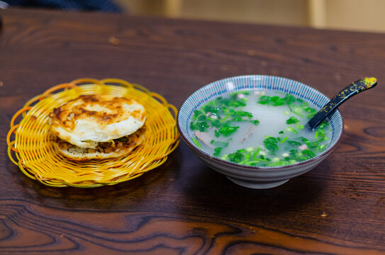 肉夹馍陕西美食羊肉汤