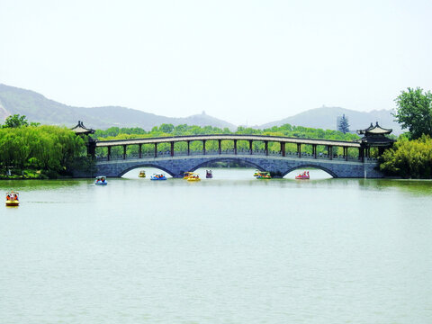小南湖泛月桥