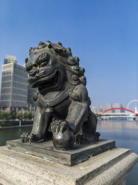 中国天津狮子林桥上的石狮