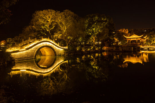 浙江省台州市临海东湖夜景