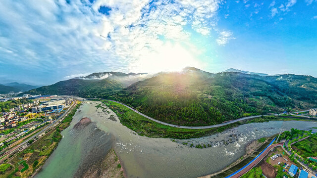 荥经五里山日出180度全景