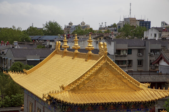 西安广仁寺金瓦殿