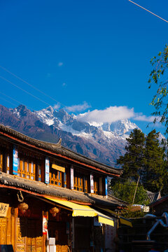 雪山下的白沙古镇