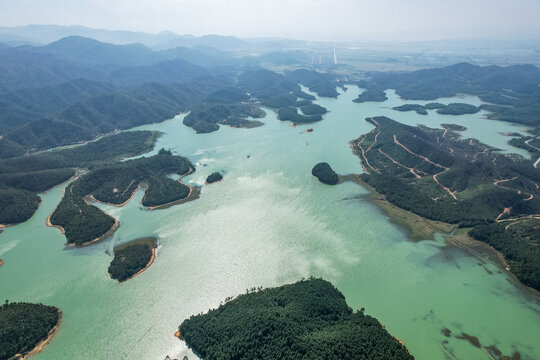 江门台山山脉湖泊森林