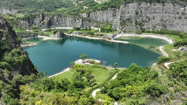 风景美如画的铜锣山矿山公园