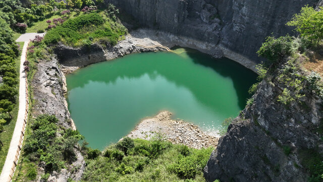 风景美如画的铜锣山矿山公园