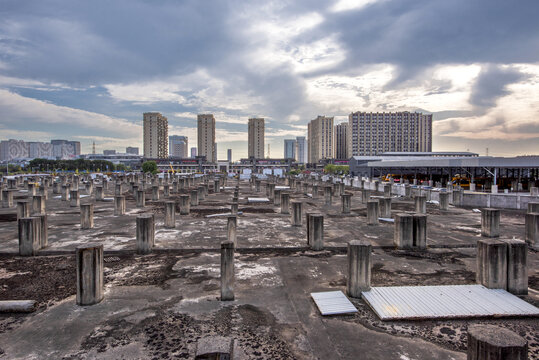 上海松江区废弃的建筑工地